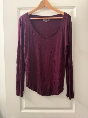 Mudd Long-Sleeve Scoop Neck Top in Plum